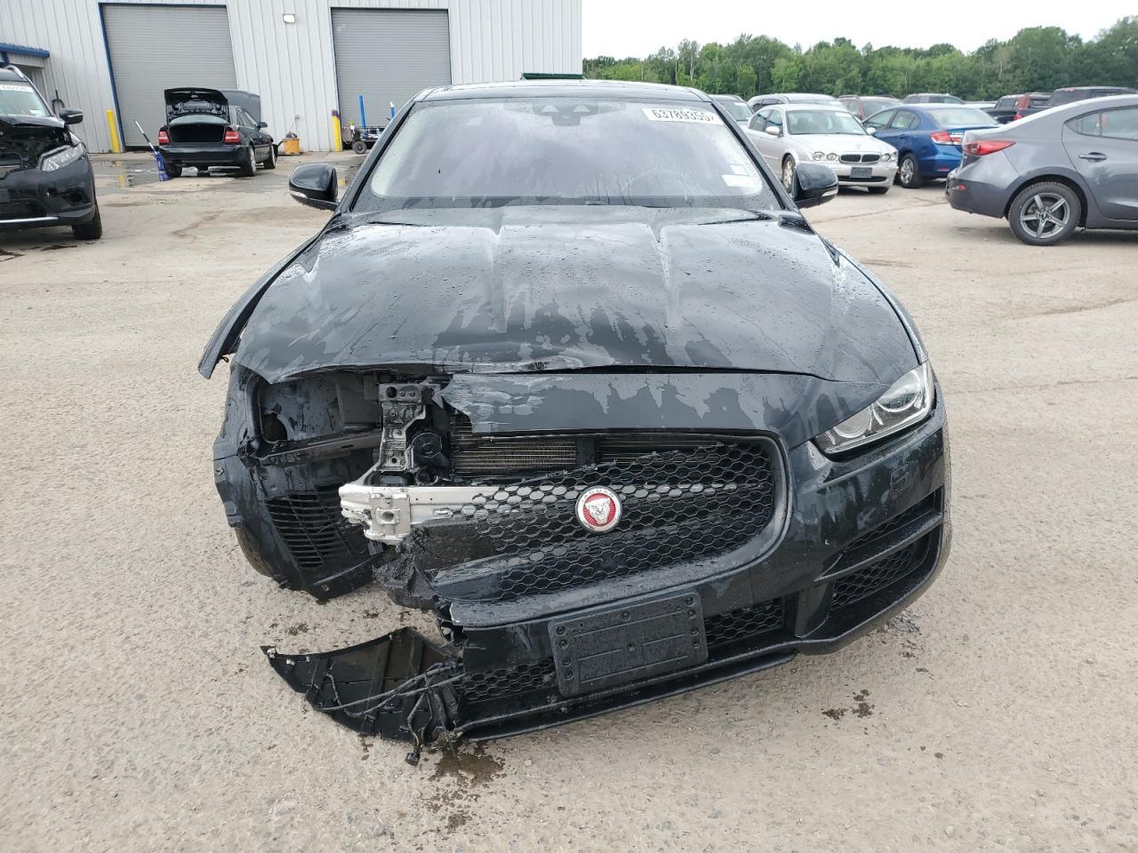 2018 JAGUAR XE
