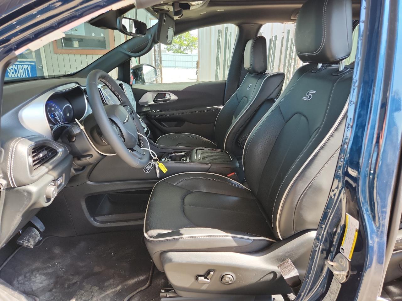 2025 CHRYSLER Pacifica
