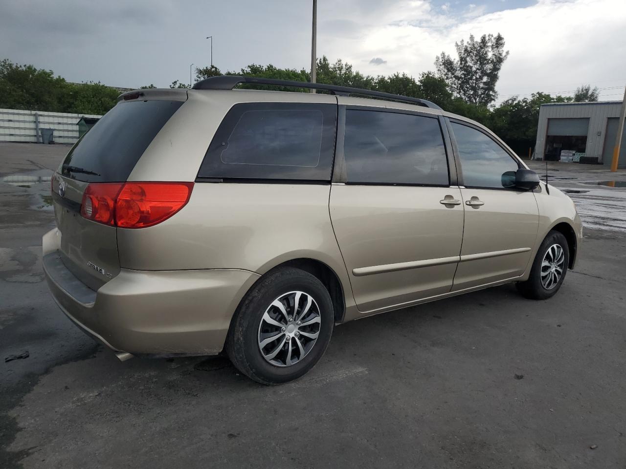 2007 TOYOTA SIENNA