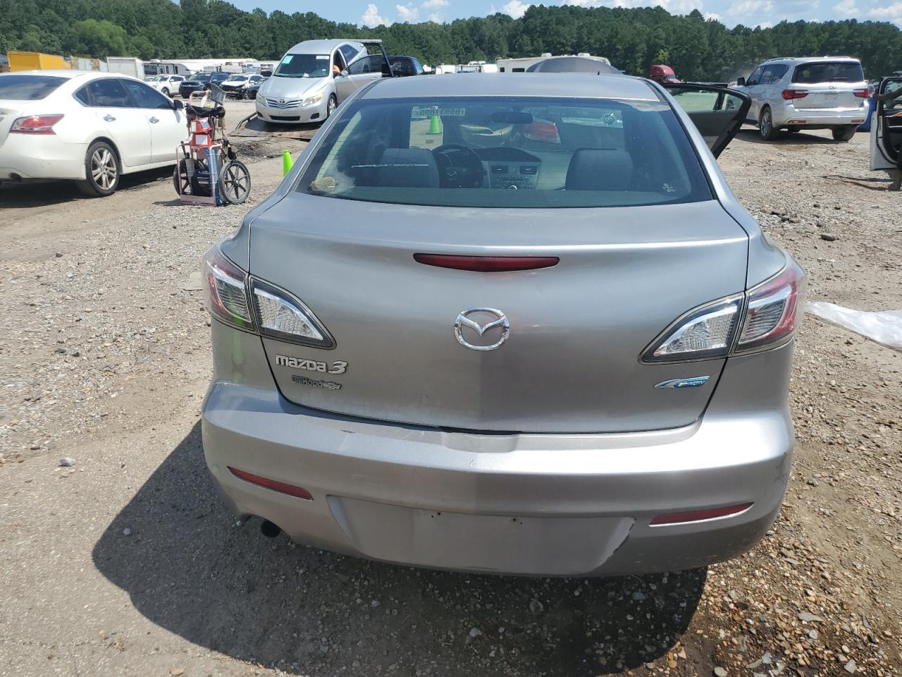 2013 MAZDA 3