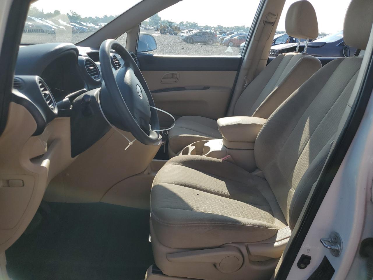 2009 KIA RONDO