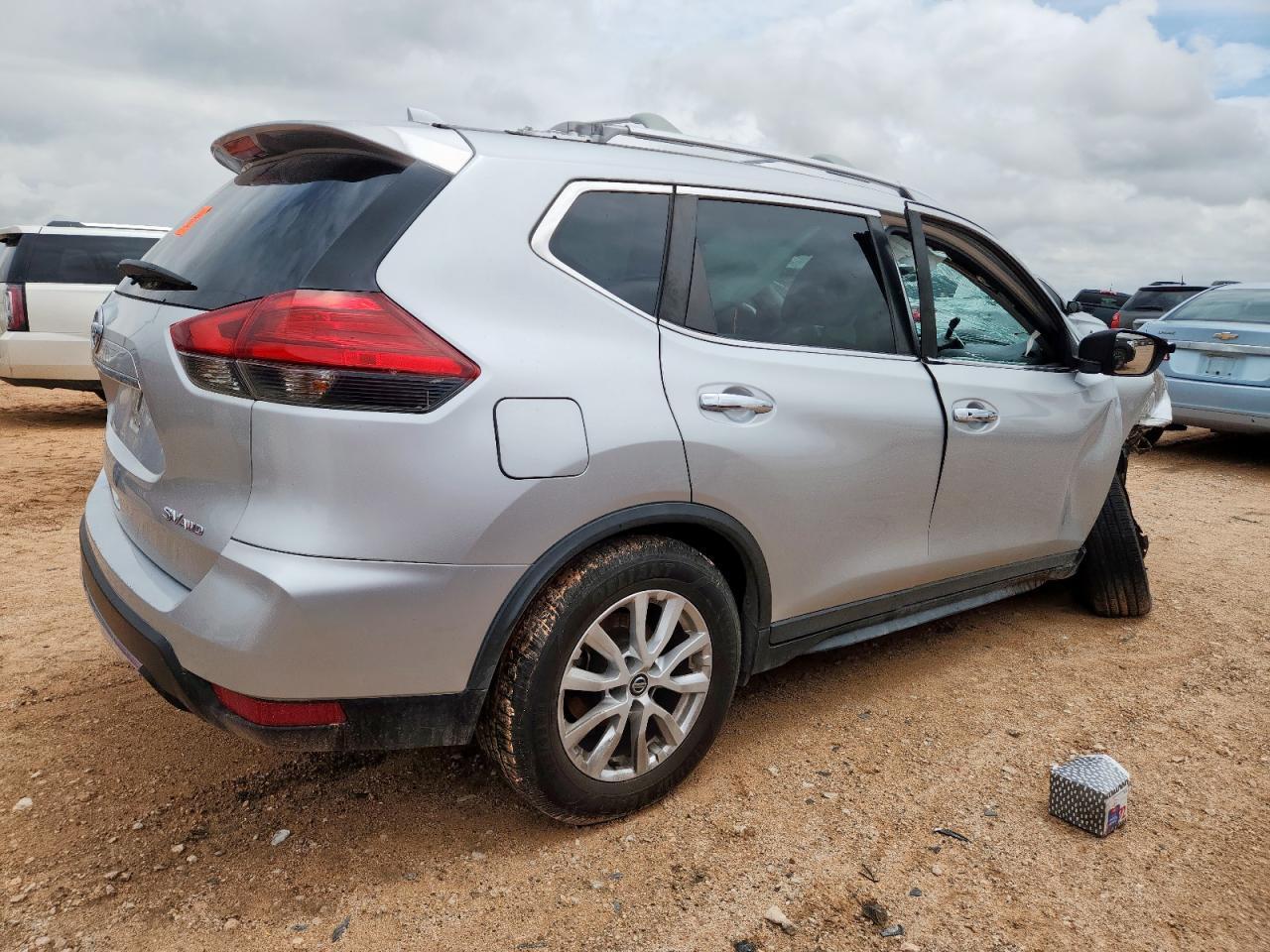 2017 NISSAN ROGUE
