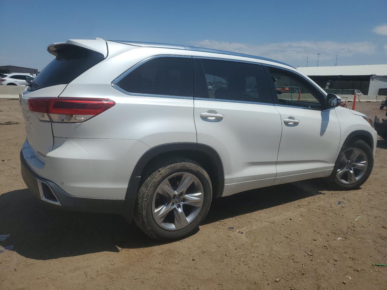 2017 TOYOTA HIGHLANDER