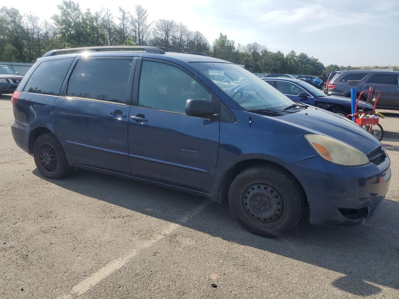 2004 TOYOTA SIENNA