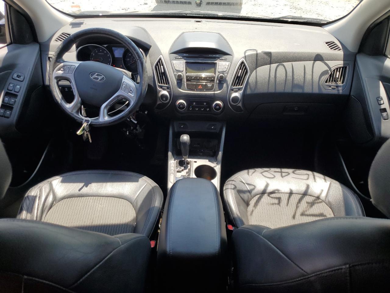 2011 HYUNDAI TUCSON