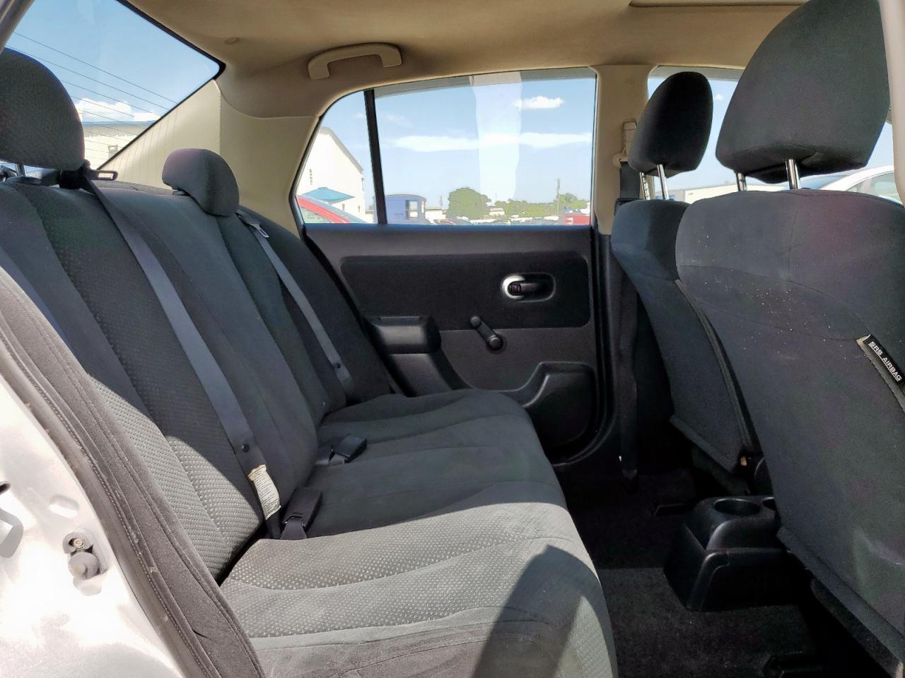 2010 NISSAN VERSA