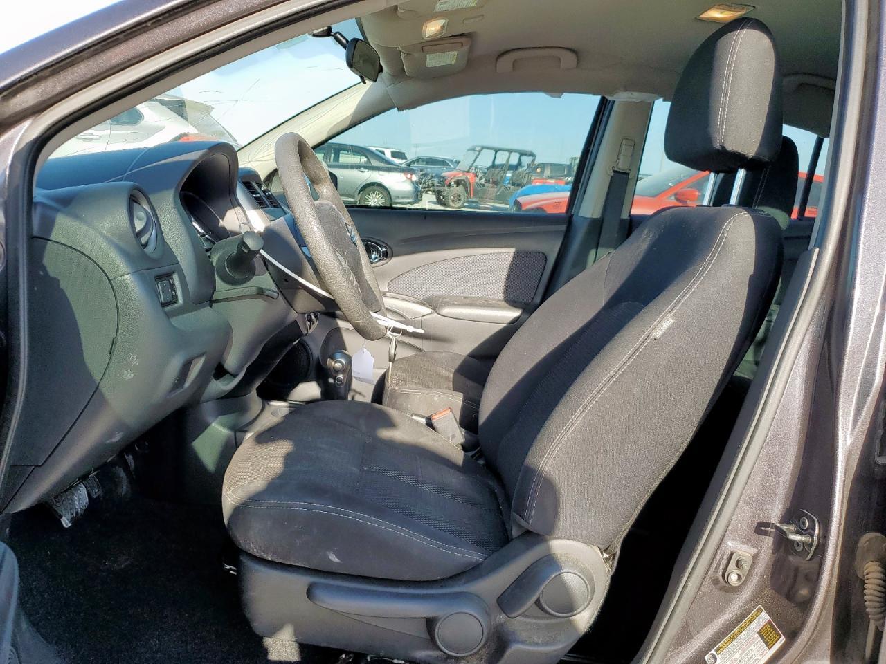 2015 NISSAN VERSA