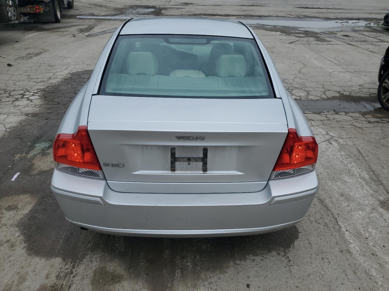 2005 VOLVO S60