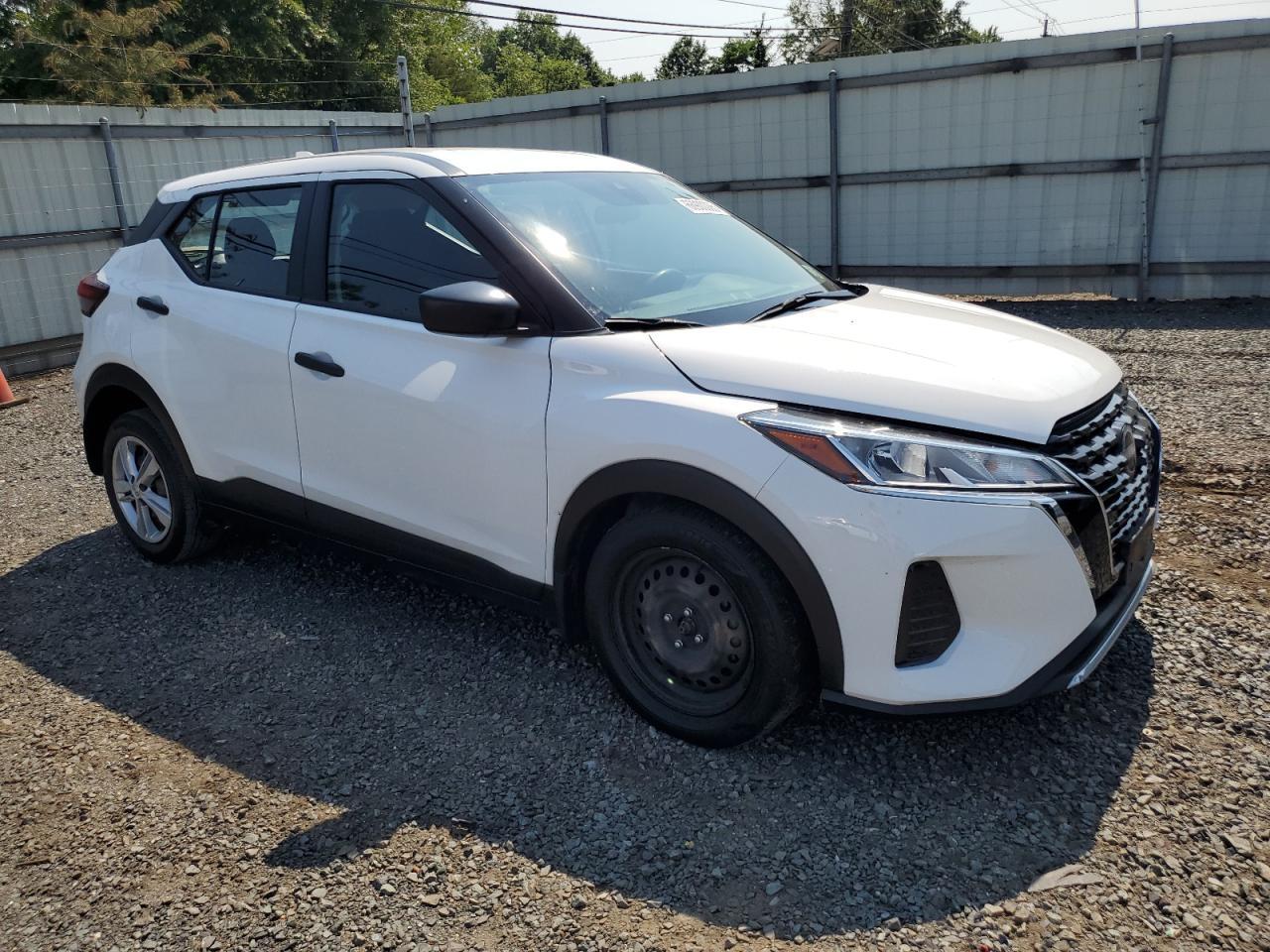 2022 NISSAN KICKS