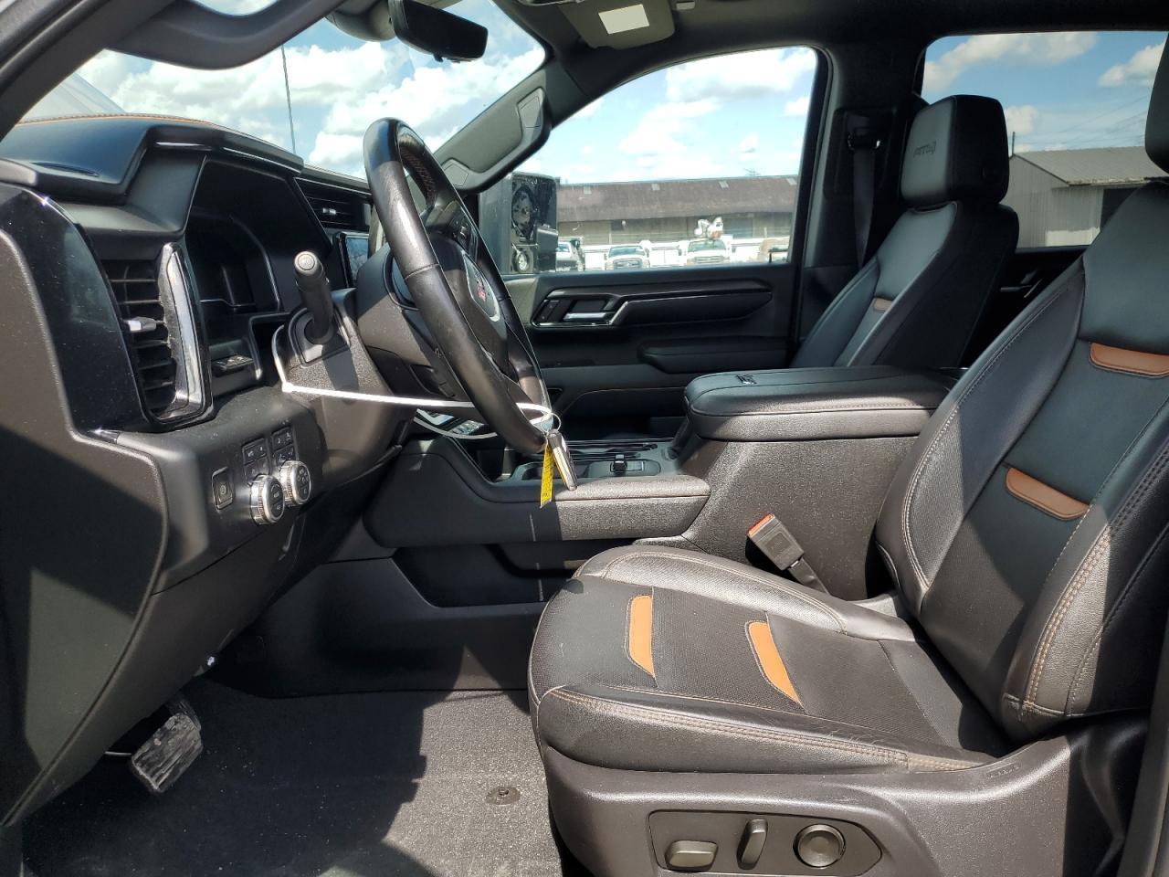 2024 GMC Sierra