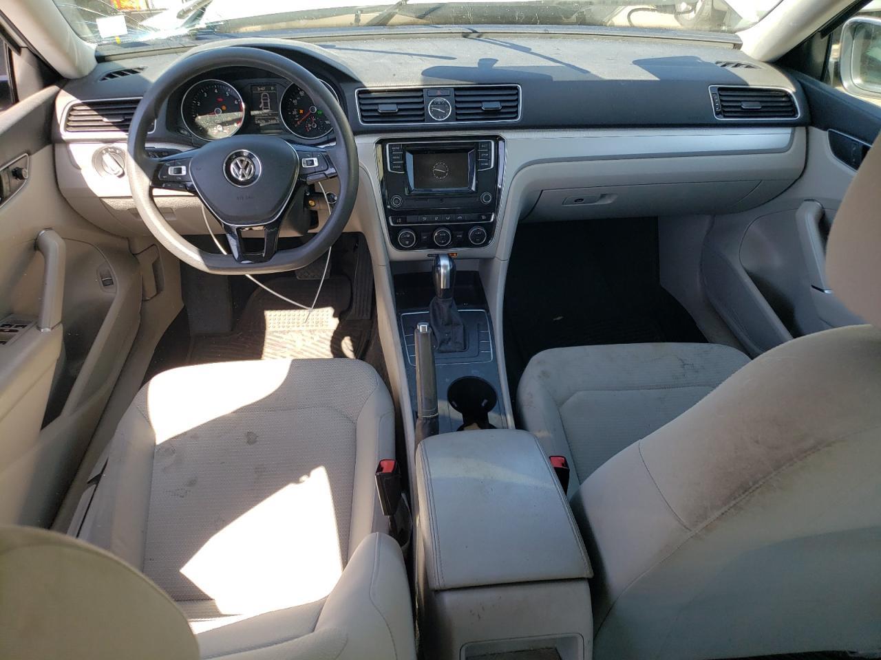 2016 VOLKSWAGEN Passat