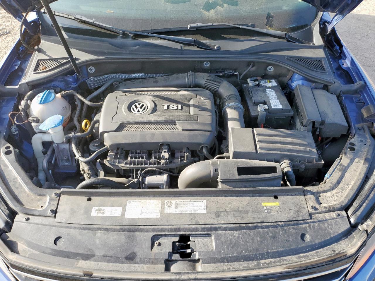 2017 VOLKSWAGEN Passat