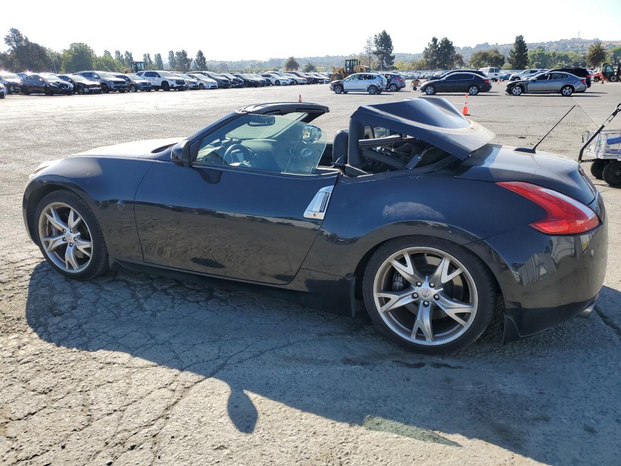 2012 NISSAN 370Z