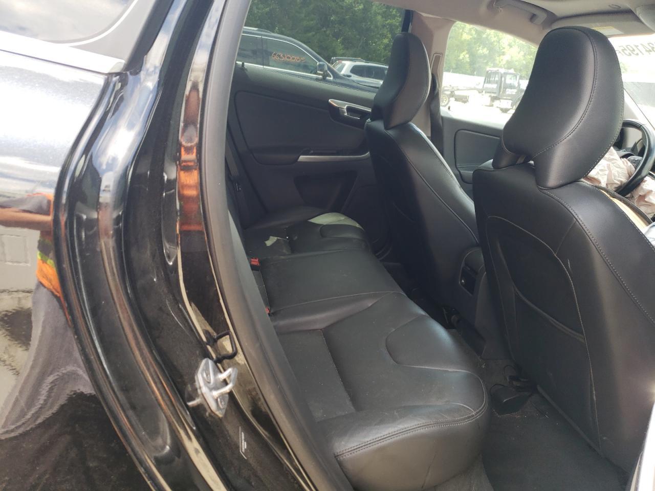 2016 VOLVO XC60