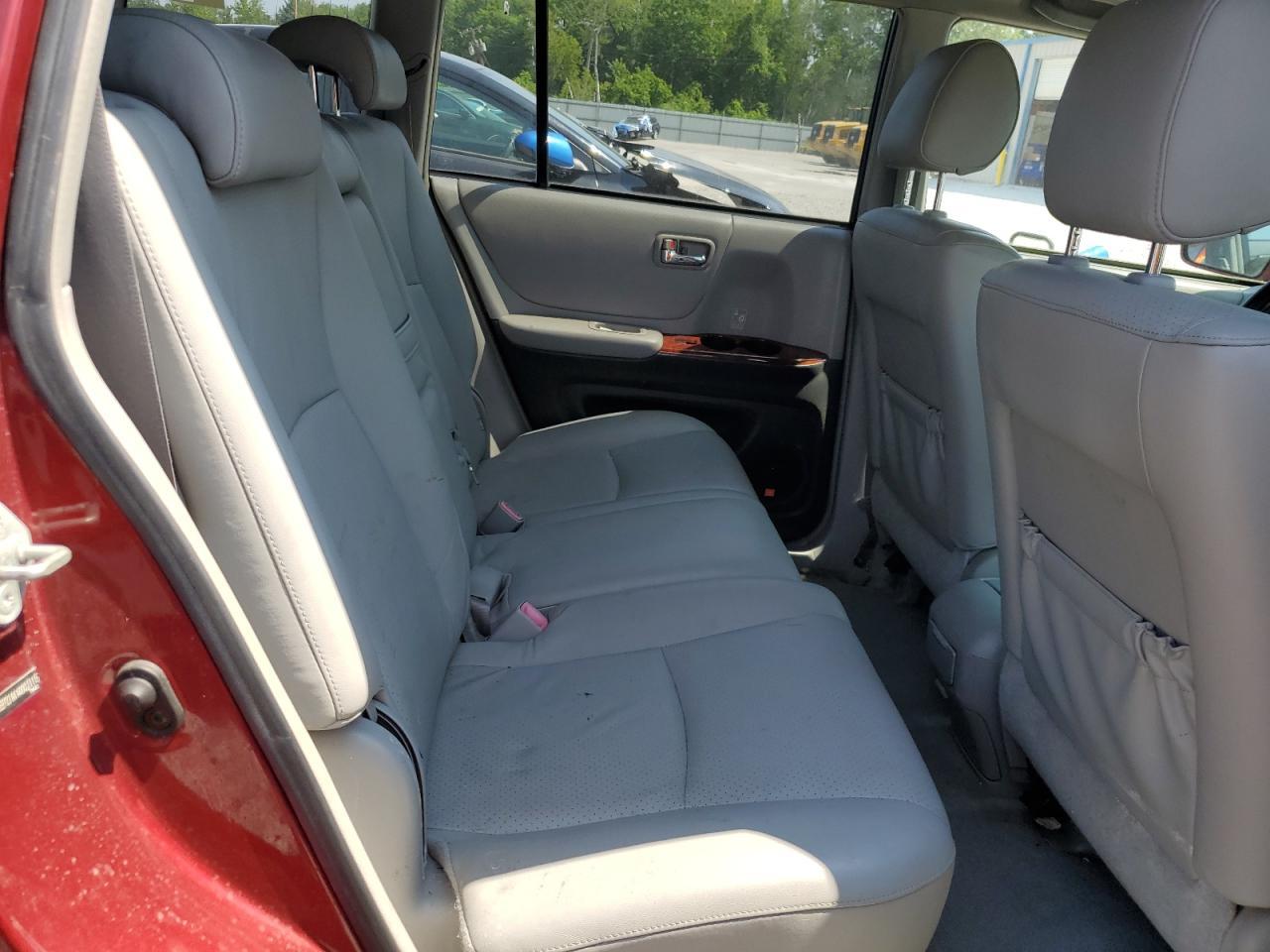 2004 TOYOTA HIGHLANDER