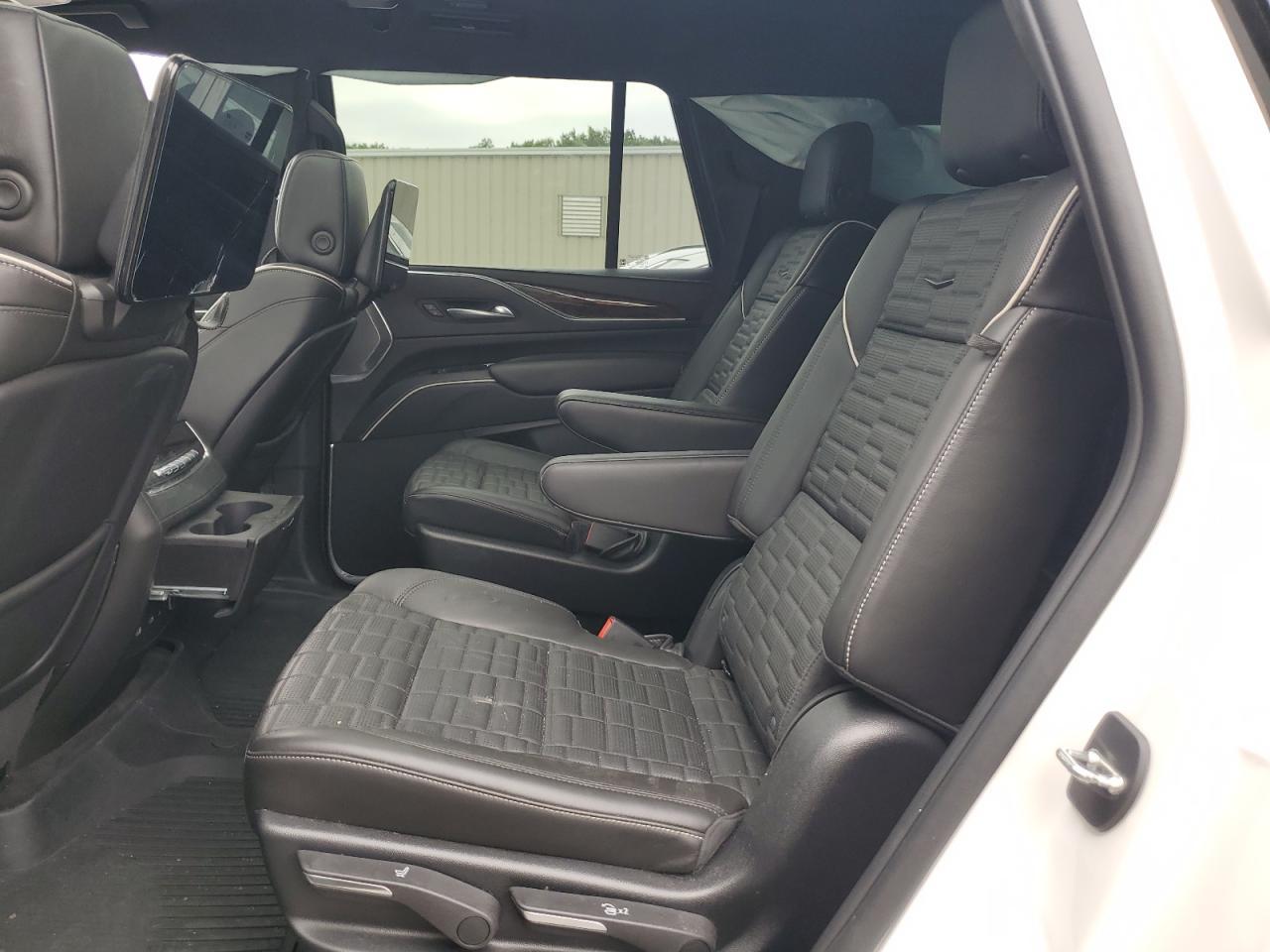 2023 CADILLAC ESCALADE