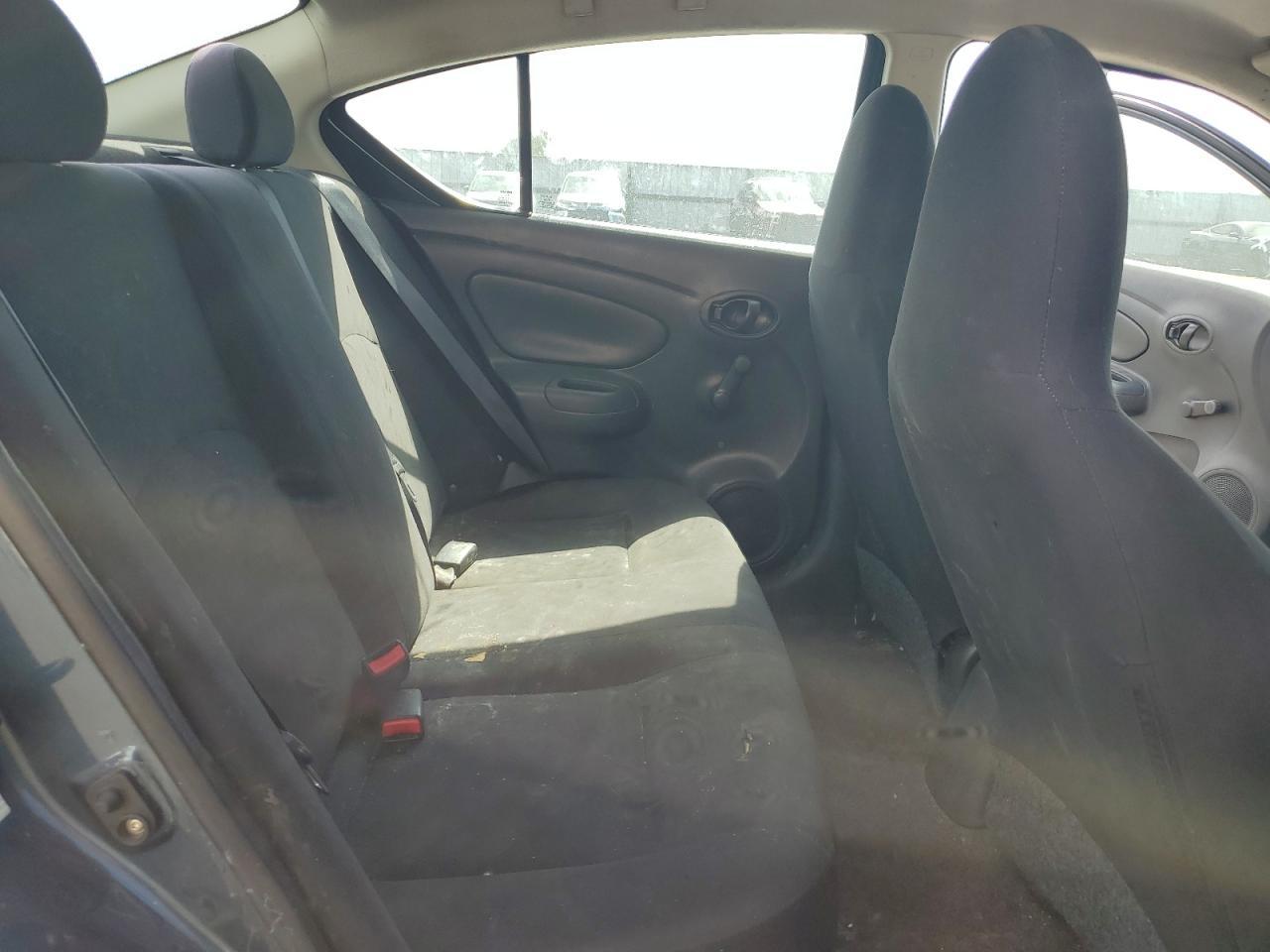 2015 NISSAN VERSA