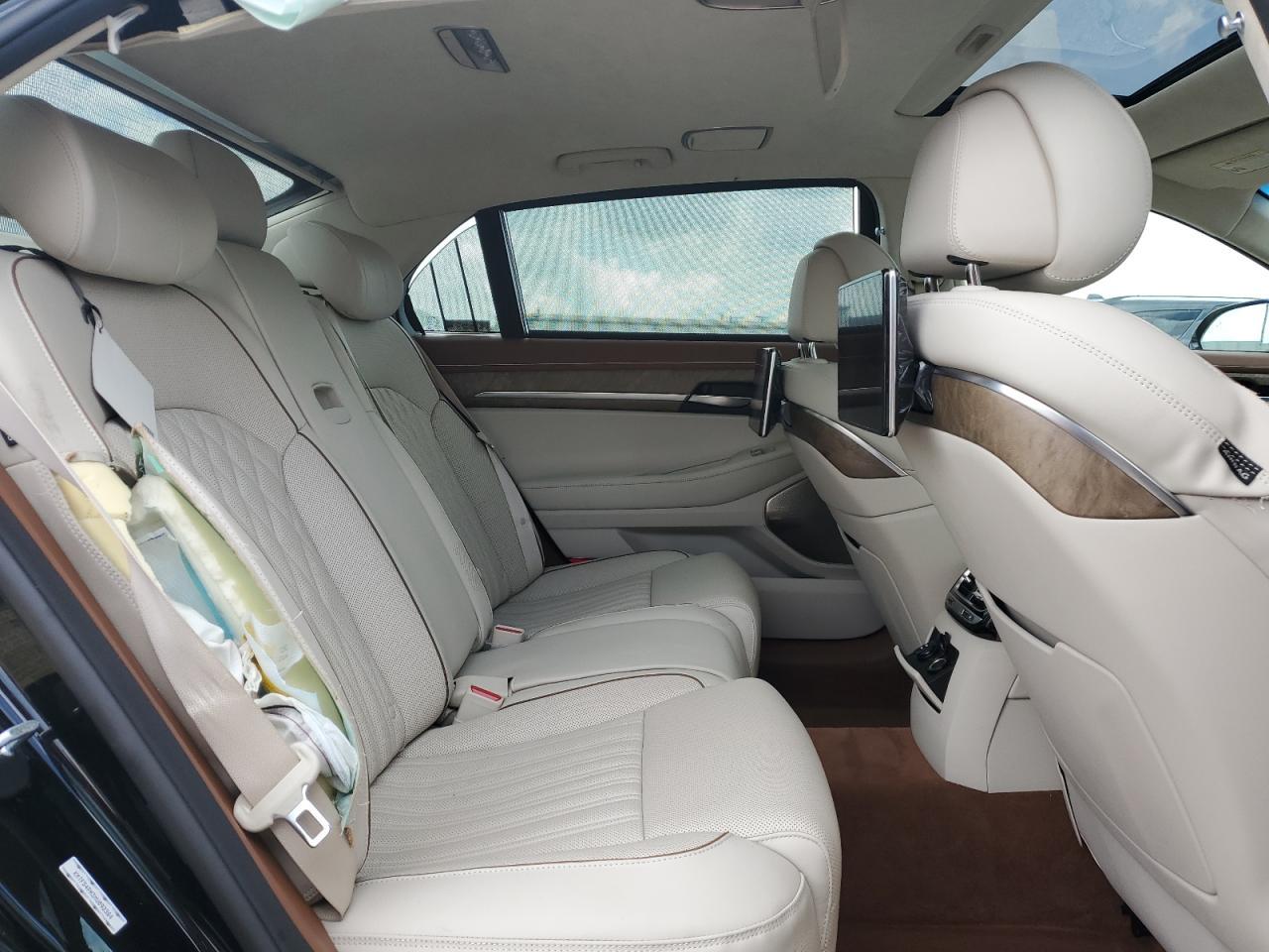 2021 GENESIS G90
