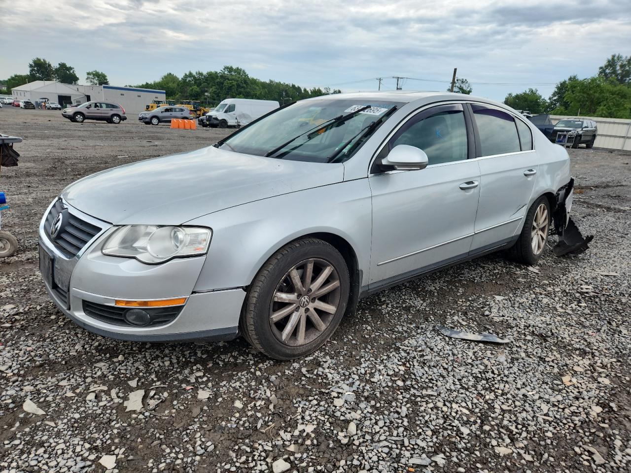 2010 VOLKSWAGEN Passat