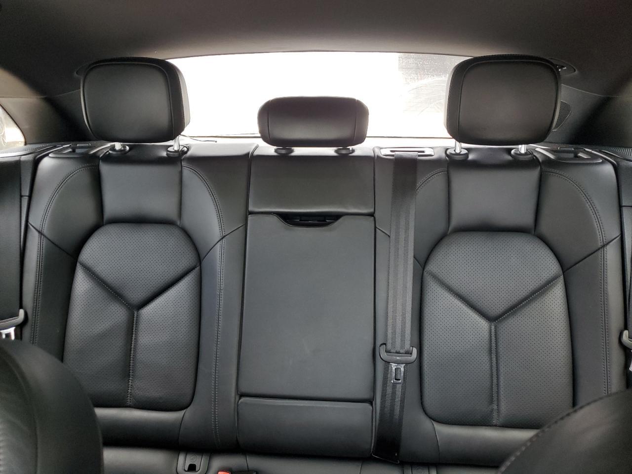 2015 PORSCHE Macan