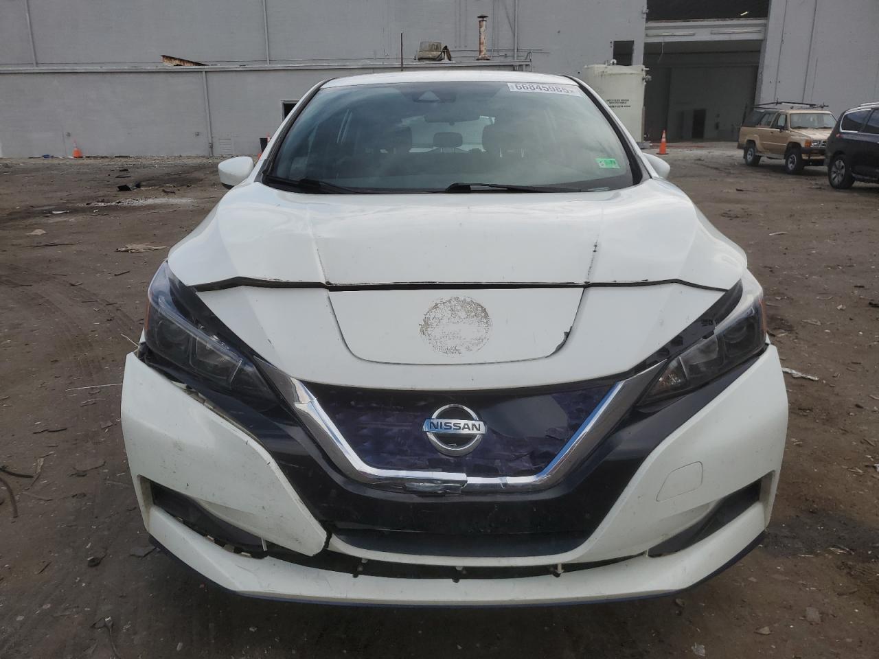 2022 NISSAN LEAF