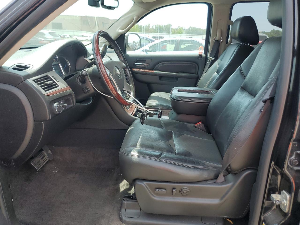 2010 CADILLAC ESCALADE