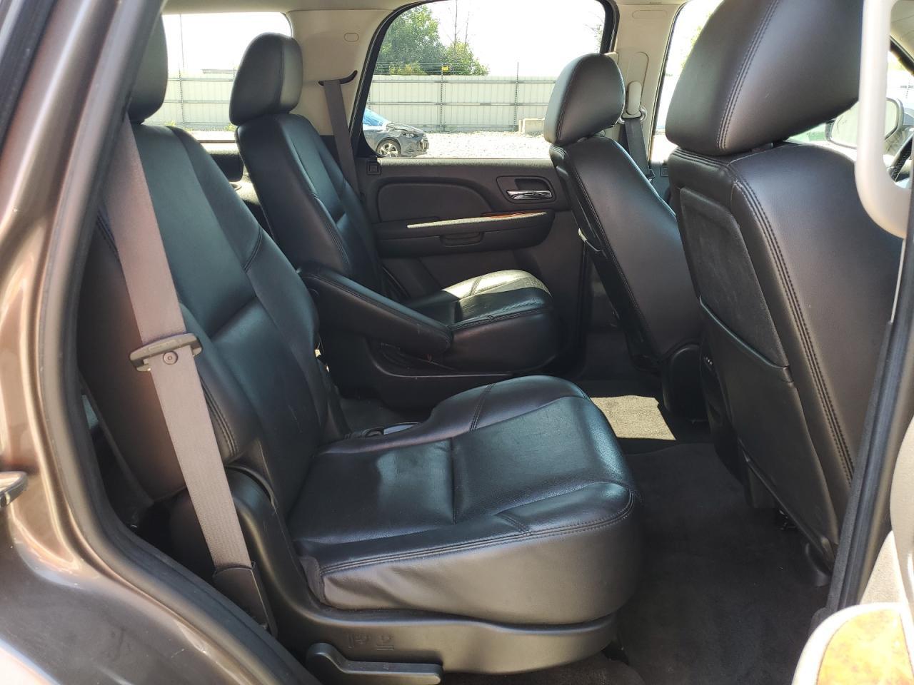 2011 CHEVROLET Tahoe