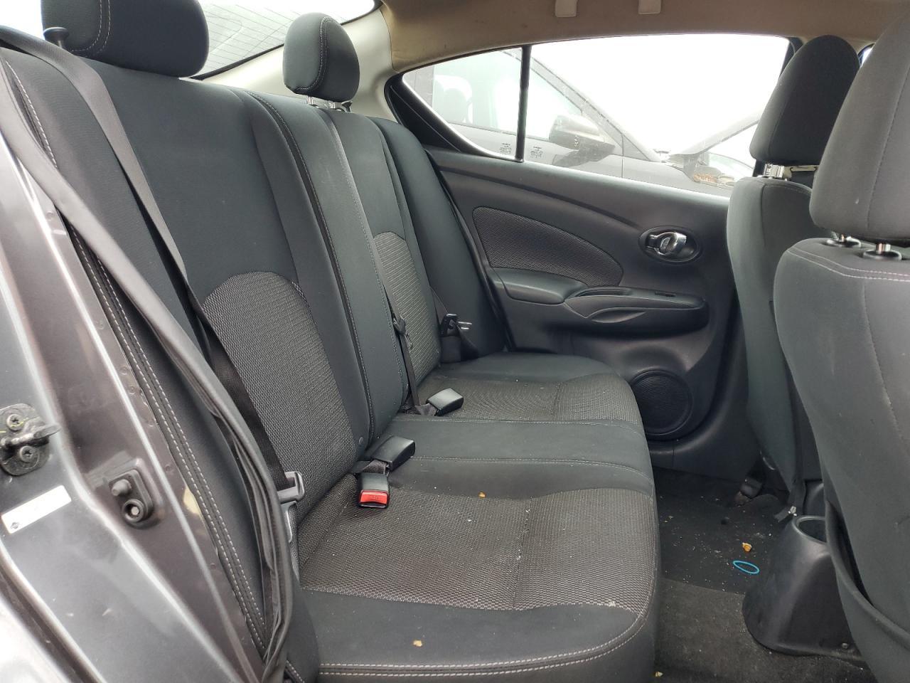 2017 NISSAN VERSA