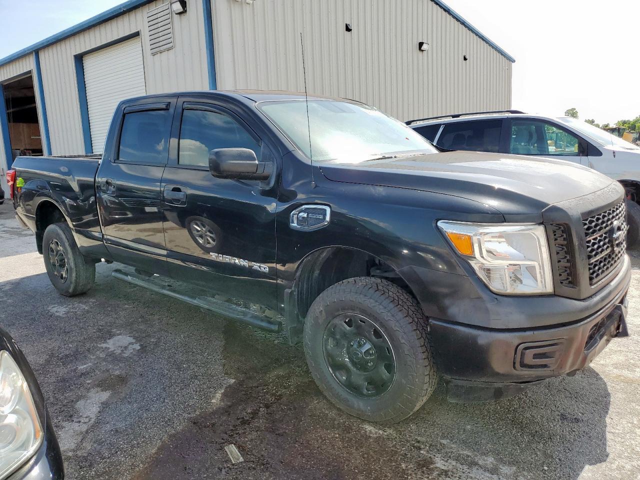 2017 NISSAN Titan
