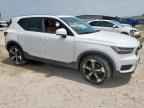 2019 VOLVO XC40