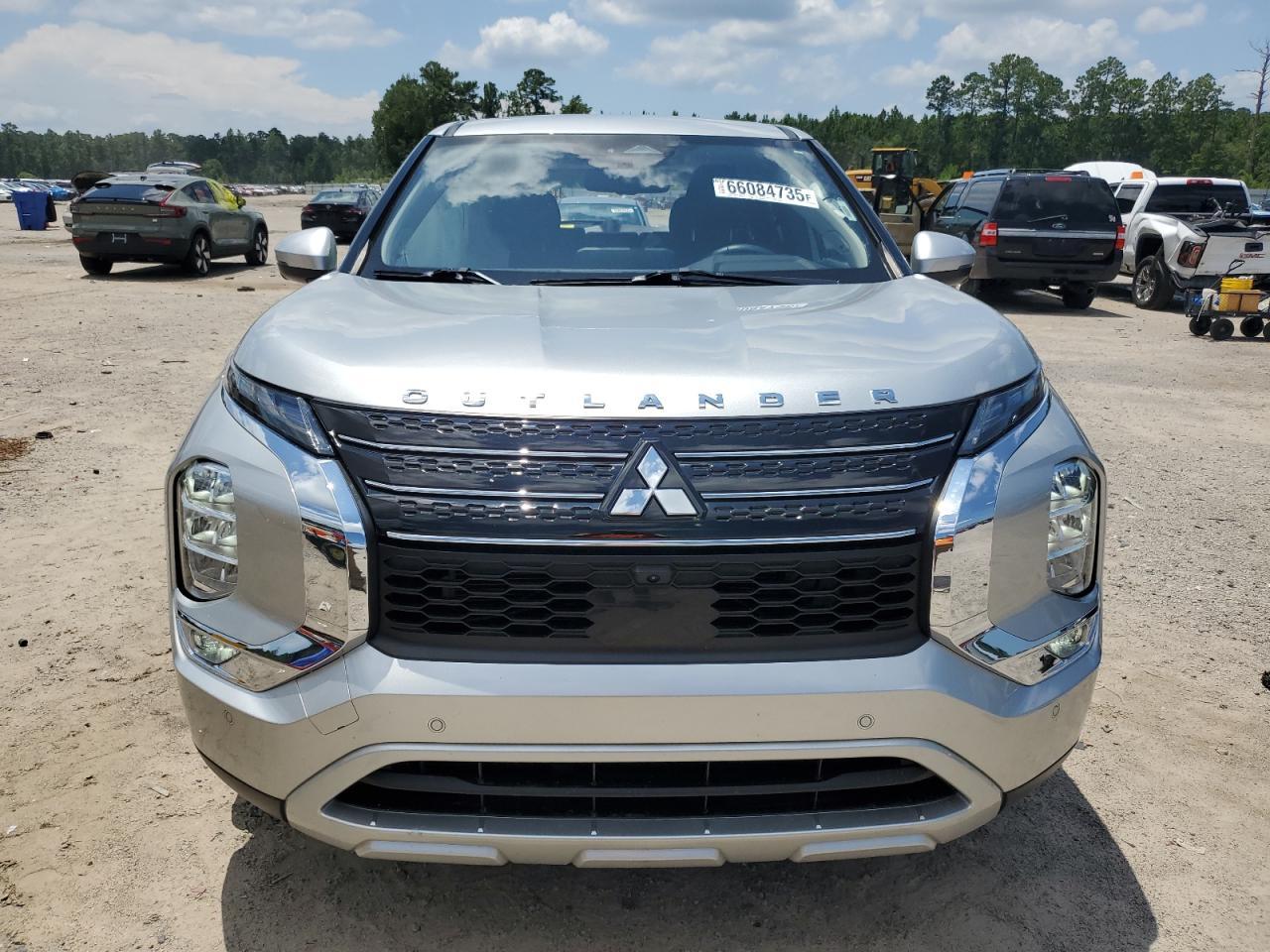 2023 MITSUBISHI outlander