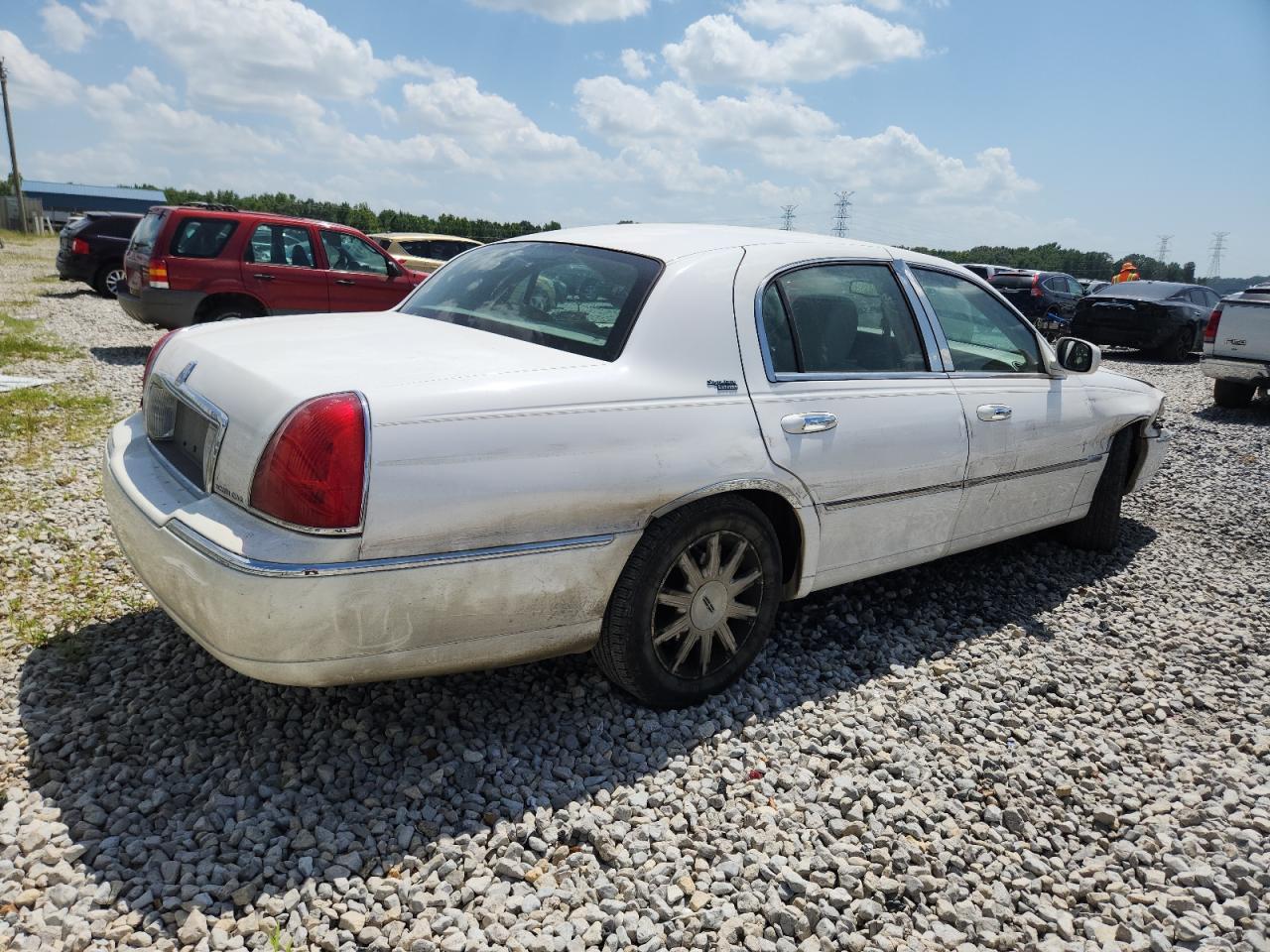 2011 LINCOLN Town Car