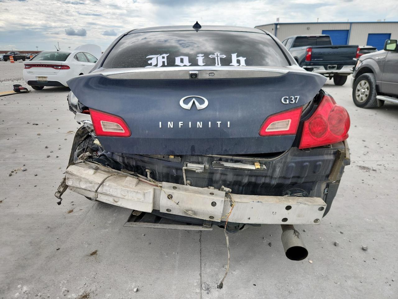 2012 INFINITI G37