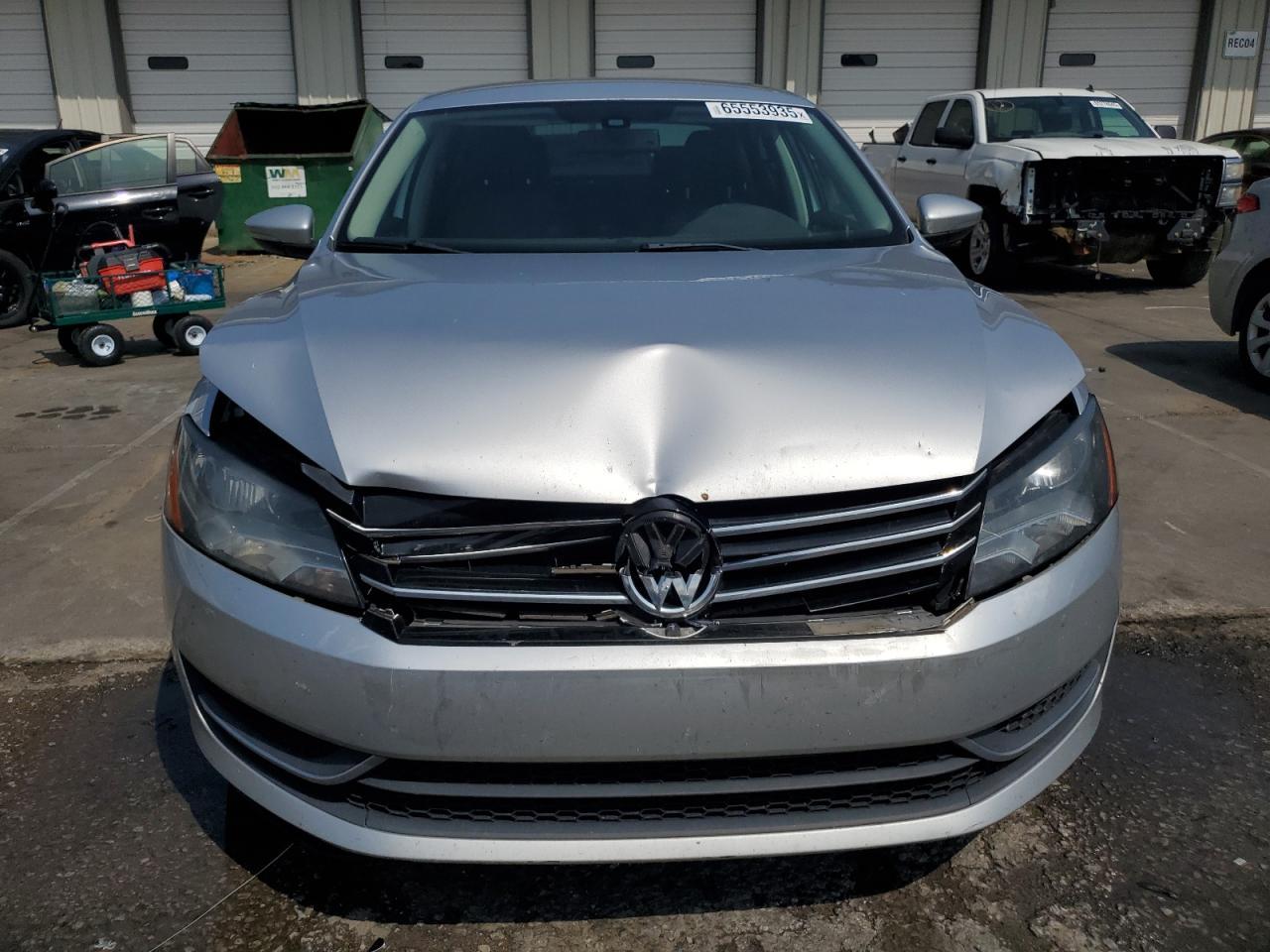 2012 VOLKSWAGEN Passat