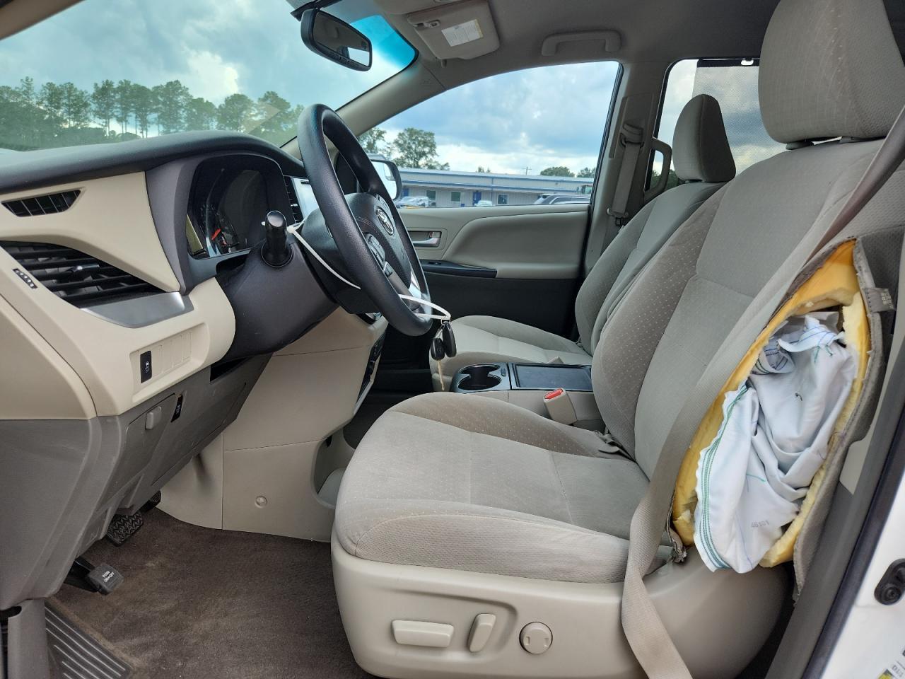 2017 TOYOTA SIENNA