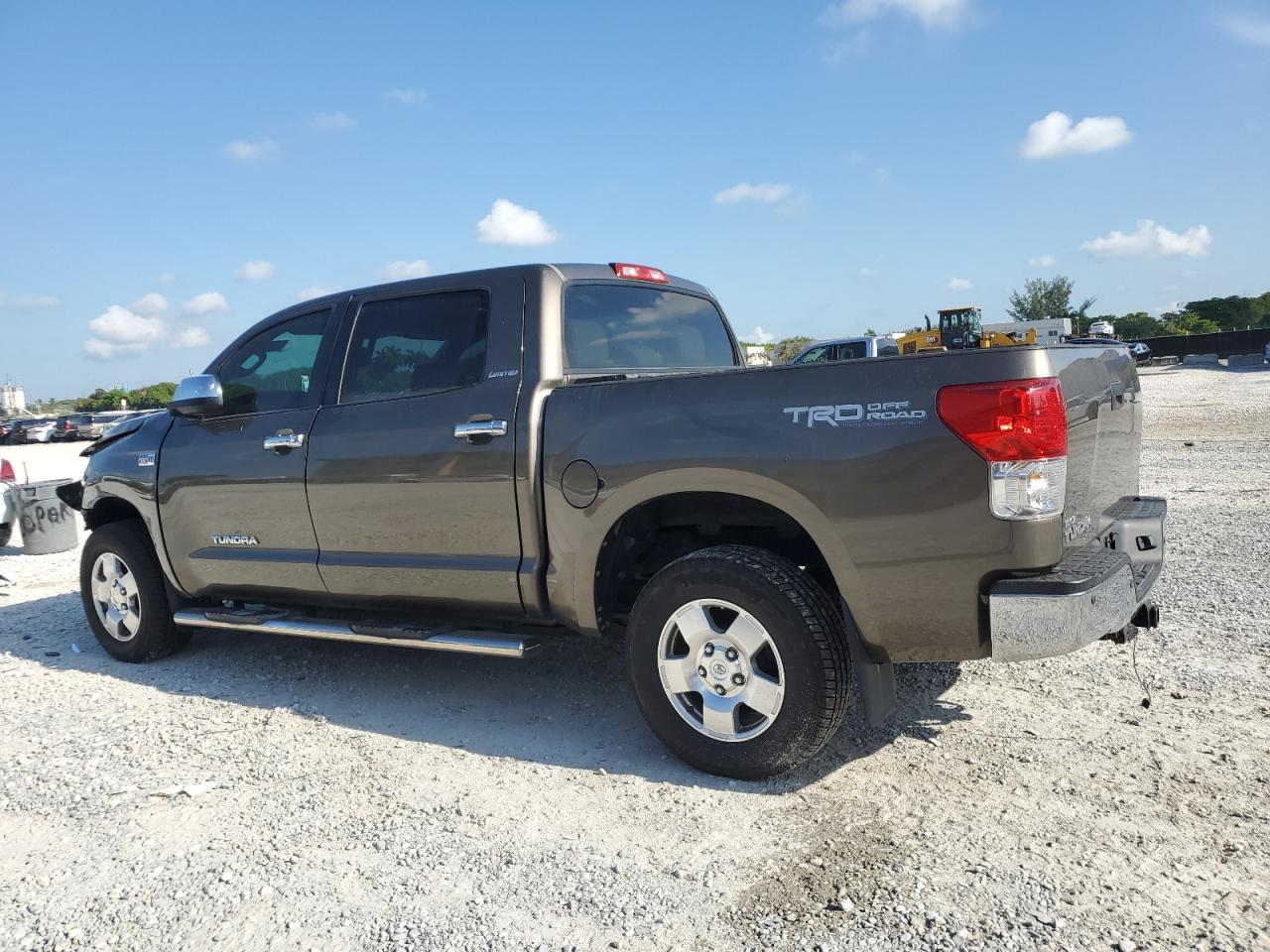 2011 TOYOTA TUNDRA