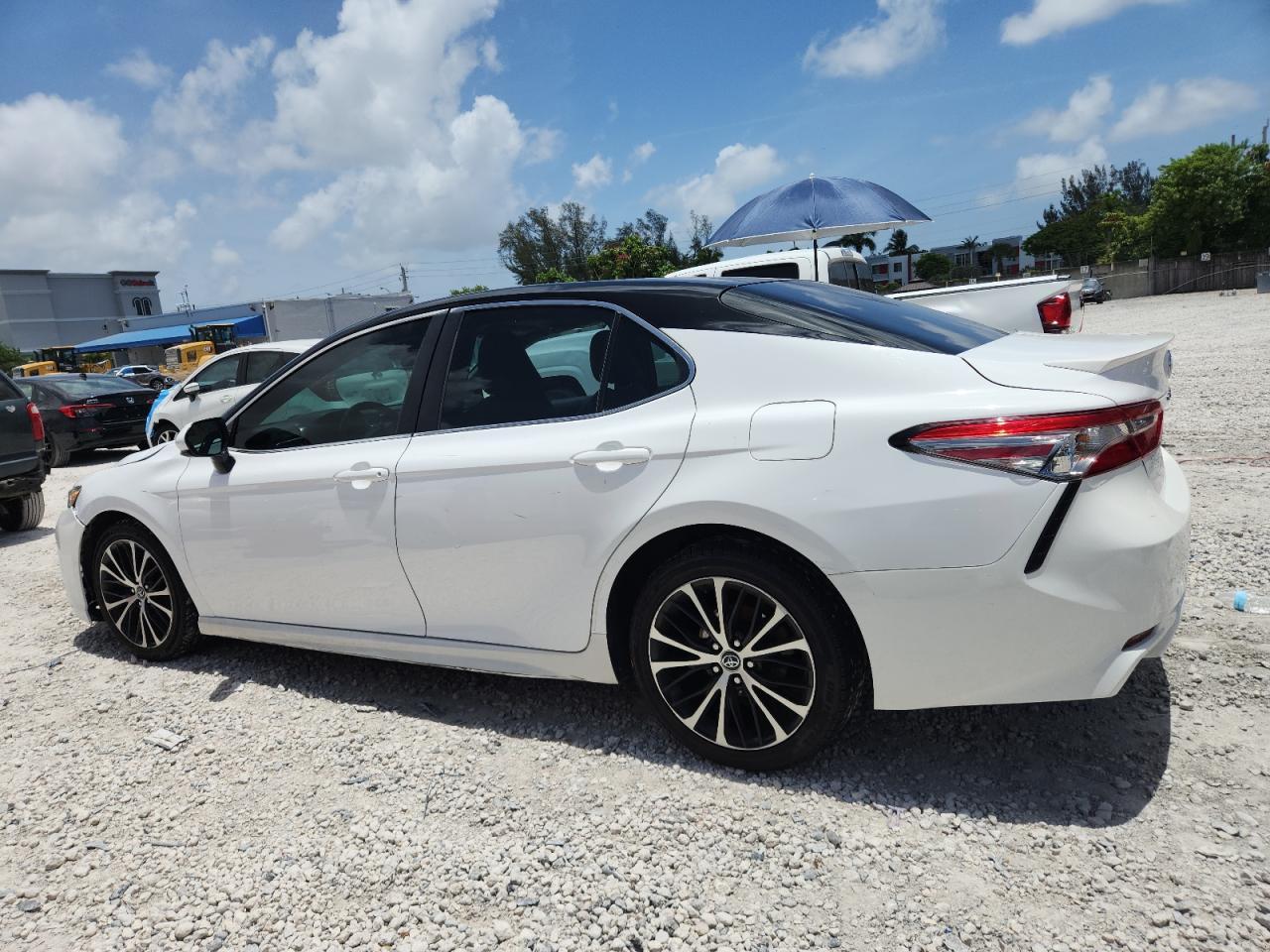 2018 TOYOTA CAMRY