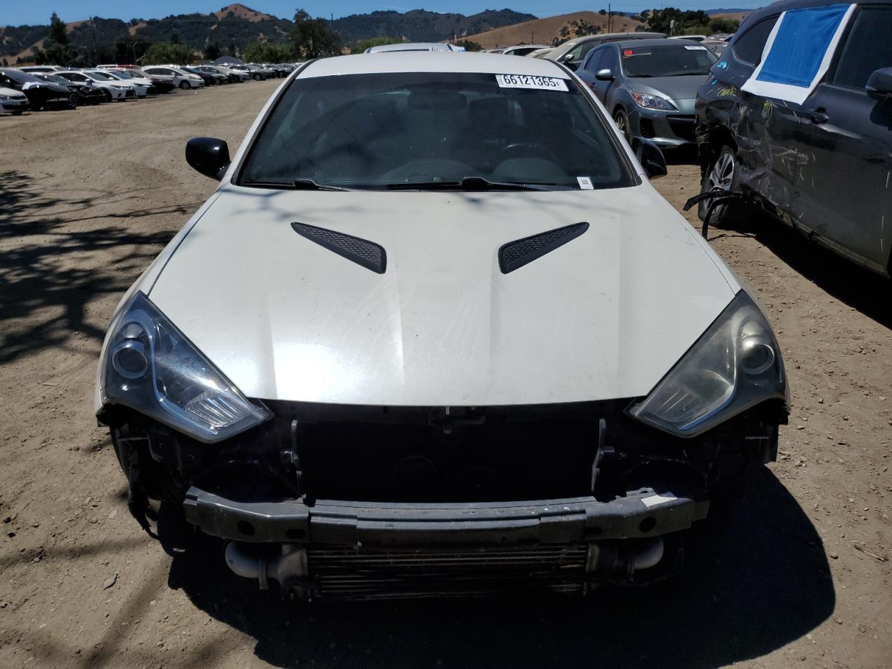 2013 HYUNDAI GENESIS