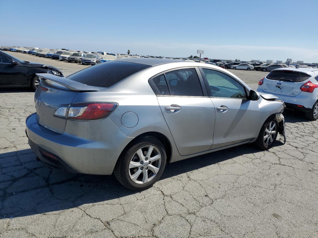 2010 MAZDA 3