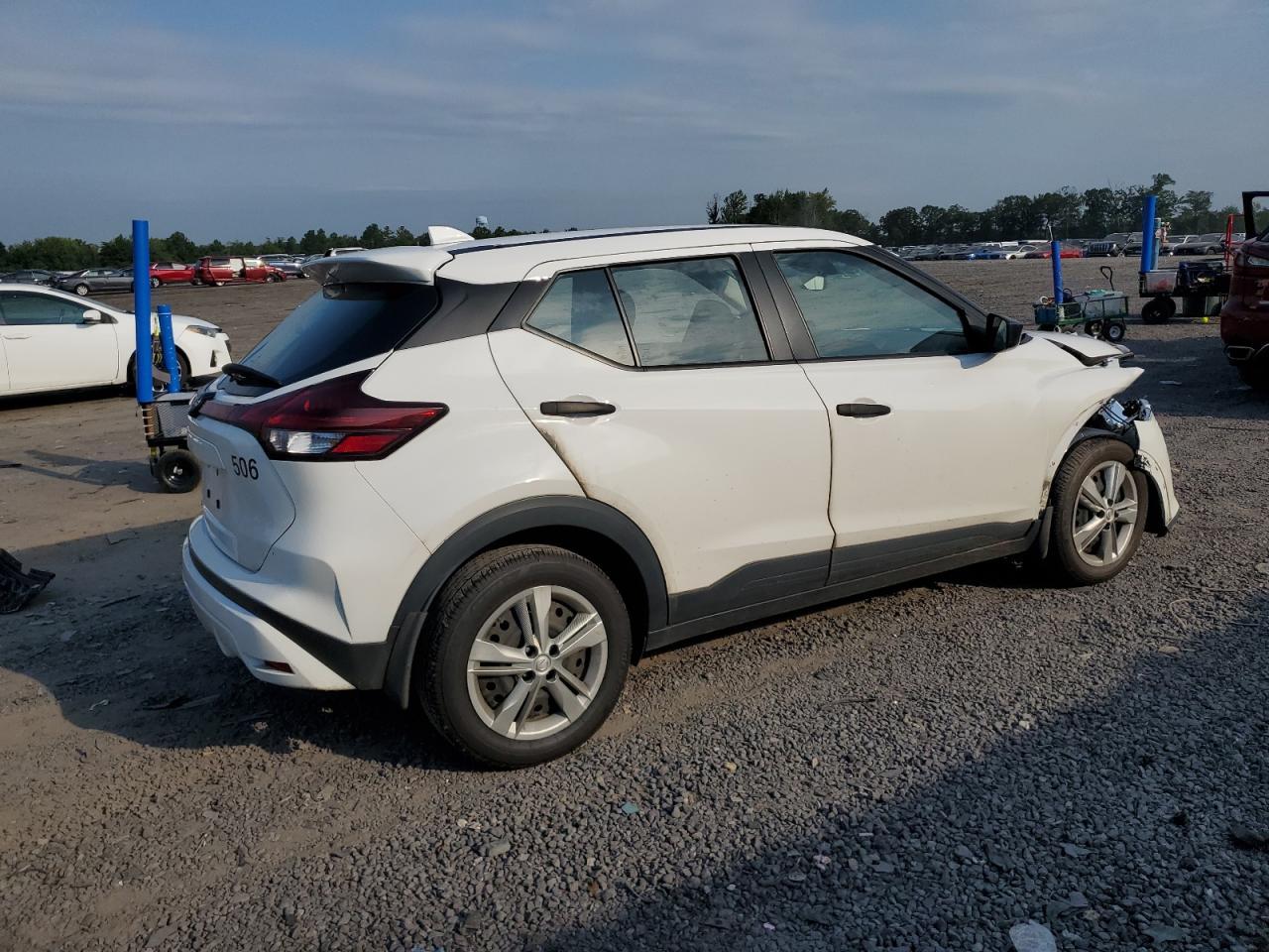 2022 NISSAN KICKS