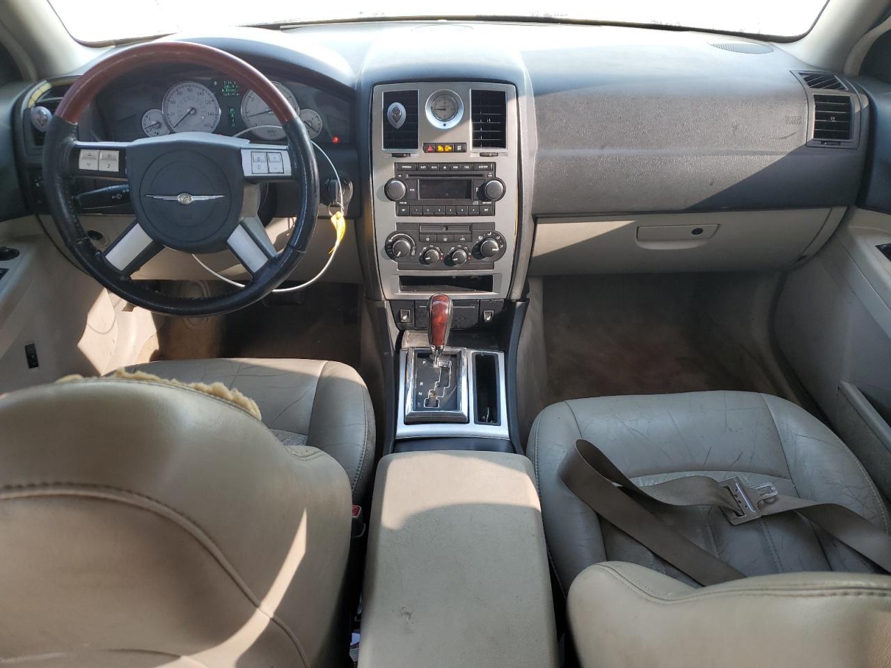 2005 CHRYSLER 300