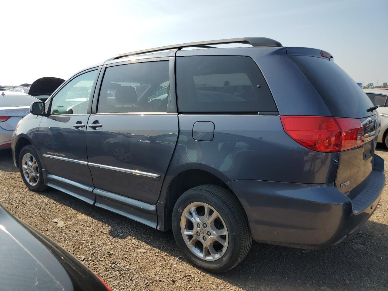 2006 TOYOTA SIENNA