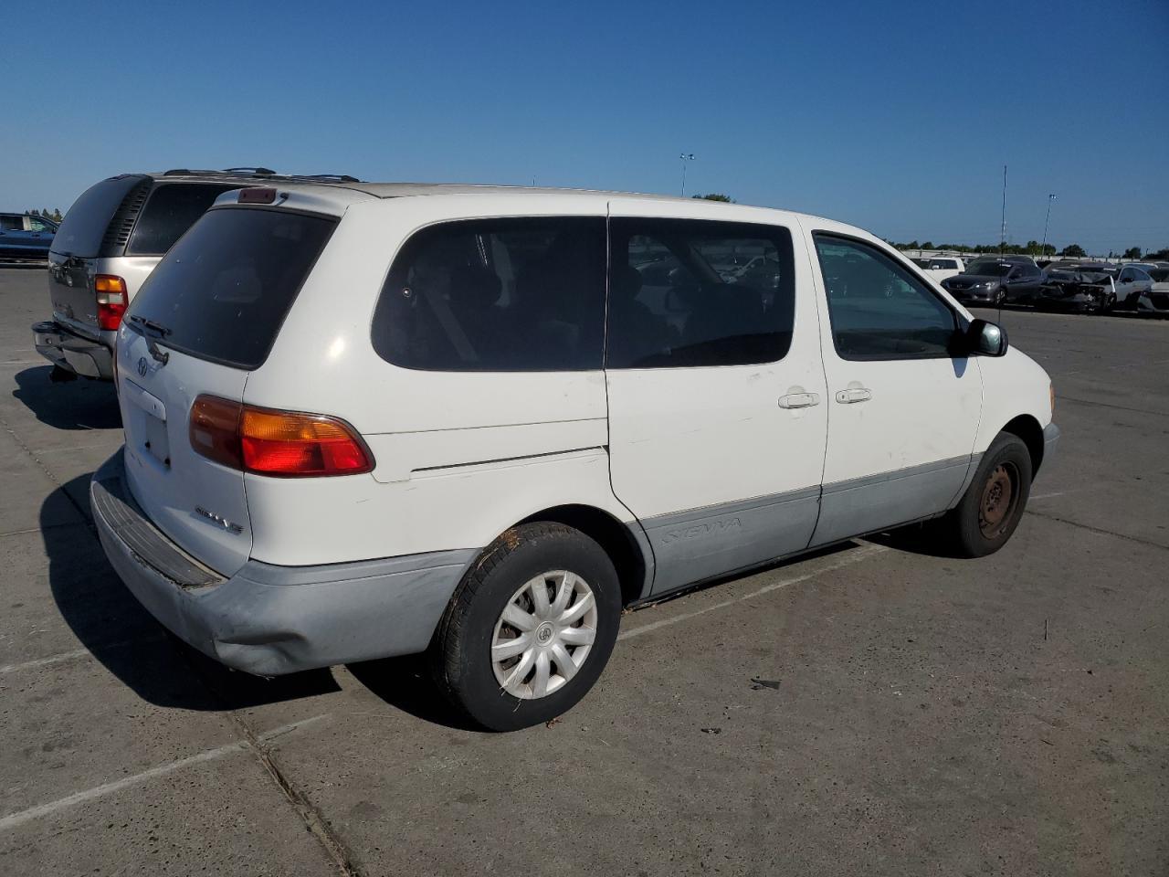 2000 TOYOTA SIENNA