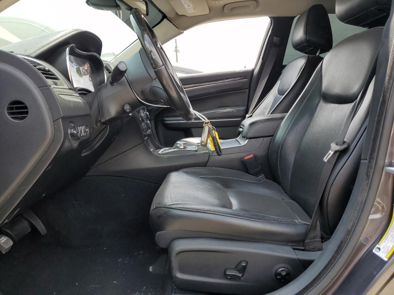 2019 CHRYSLER 300