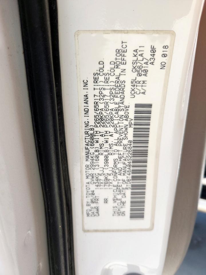 2004 TOYOTA Sequoia