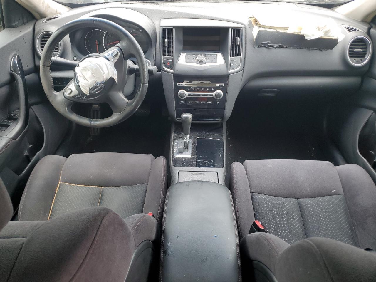 2011 NISSAN Maxima