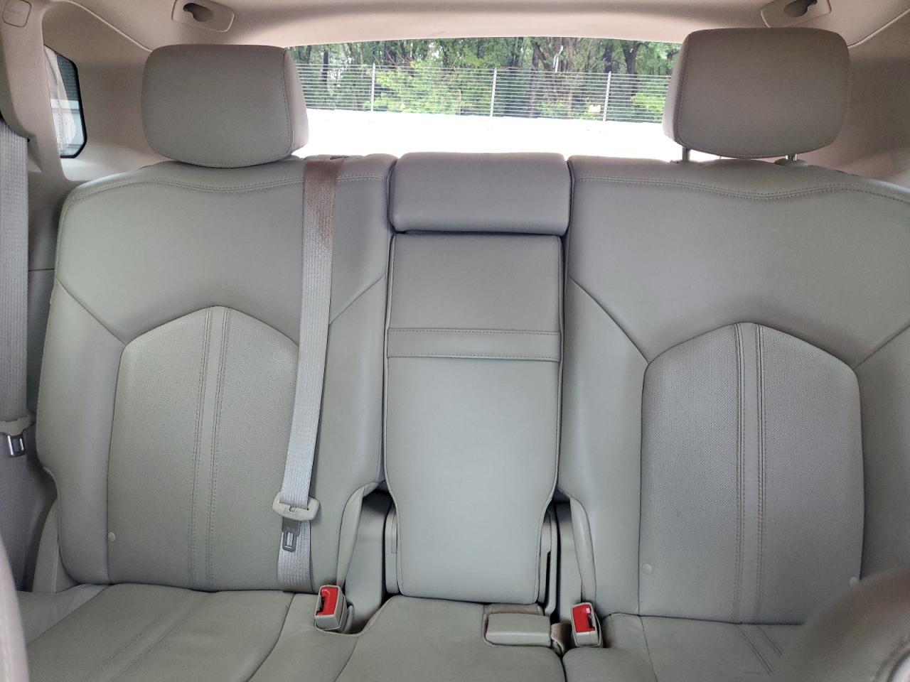 2011 CADILLAC SRX