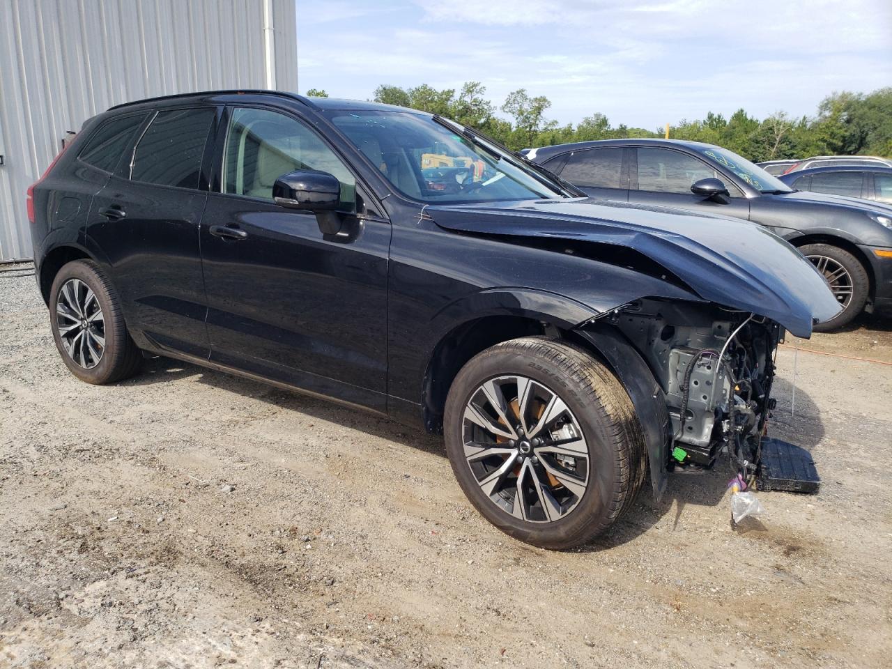 2025 VOLVO XC60