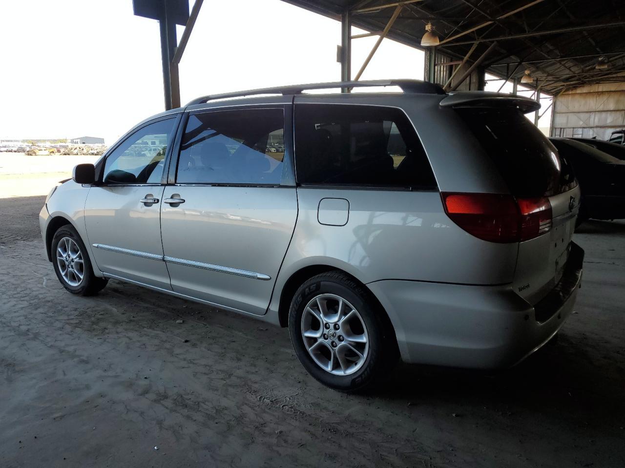 2004 TOYOTA SIENNA