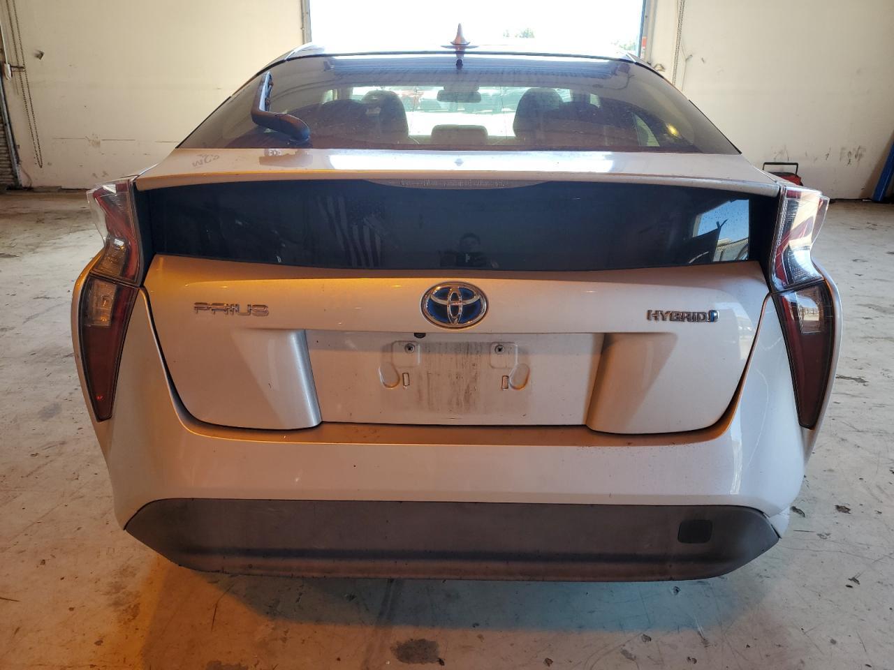 2017 TOYOTA PRIUS